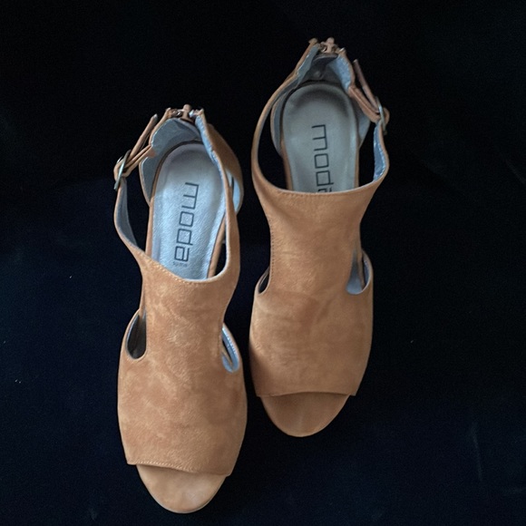 MODA SPANA FAUX NUBUCK HEELED SANDALS SIZE 8.5 - Picture 5 of 7